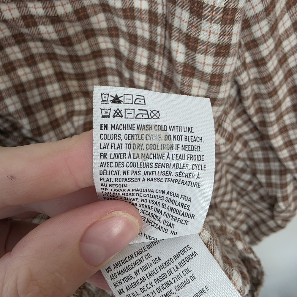 American Eagle Tan Cream Plaid Flannel Lightweight Oversized Shirt Size Small - Picture 6 of 9